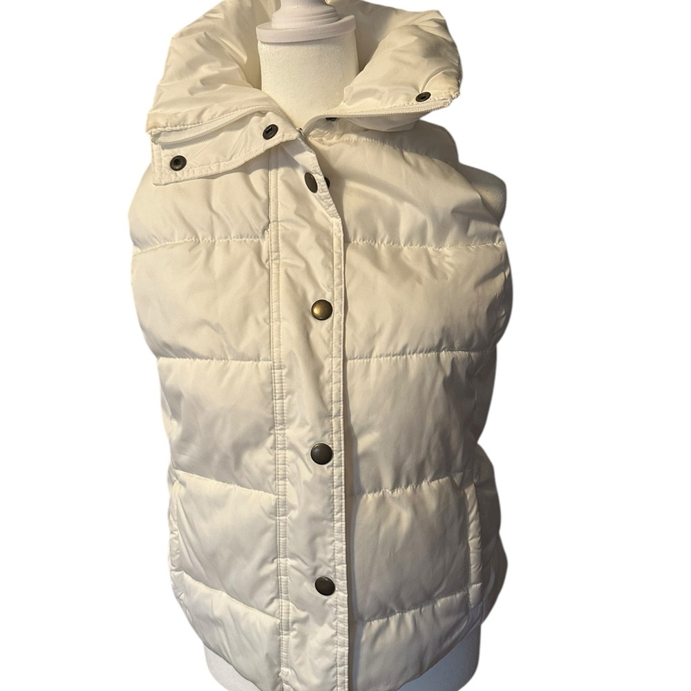 Old Navy White Quilted Puffer Vest